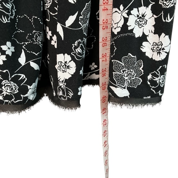 TORRID Rayon Blend Black White Floral Print Dress Fringe Hem Detail Sz 2X - Picture 7 of 9